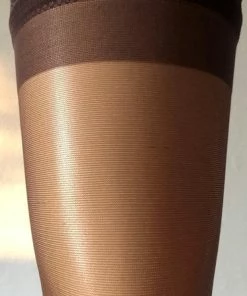 Aristoc 10 Denier Retro Backseam Hold Ups - Choco/Gold - S/M - -beenmode Verkoop 373x840 2