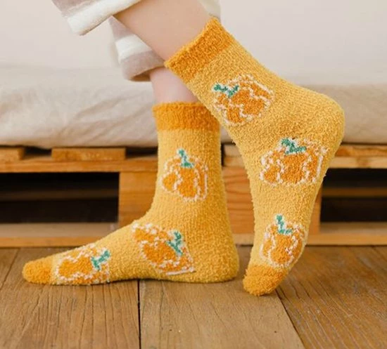 GrandSock Leuke Dames Warme Sokken - Fluffy Sokken - 5 Paar - Huissokken - Print Wortel / Pampeon - 36-40 - Dikken Sokken 4 GrandSock Leuke Dames Warme Sokken - Fluffy Sokken - 5 Paar - Huissokken - Print Wortel / Pampeon - 36-40 - Dikken Sokken - Afbeelding 4