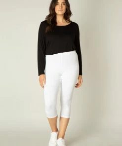 BASE LEVEL CURVY Audrey Legging - White - Maat 3(52) 11 BASE LEVEL CURVY Audrey Legging - White - Maat 3(52) -beenmode Verkoop 550x752